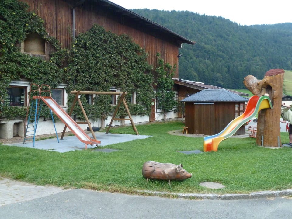Spielplatz für die Kids Hotel Gut Kramerhof & Gasthof Mitterjager