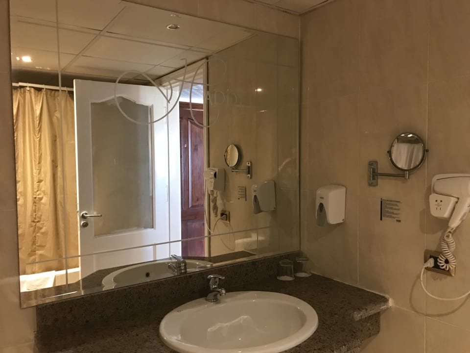 Zimmer Three Corners Happy Life Beach Resort