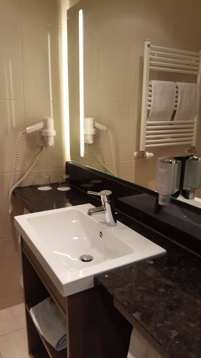 Bad - Waschecke IntercityHotel Mannheim