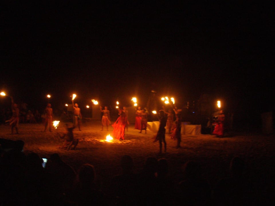 Beachparty mit Feuershow Secrets Royal Beach Punta Cana - Adults only