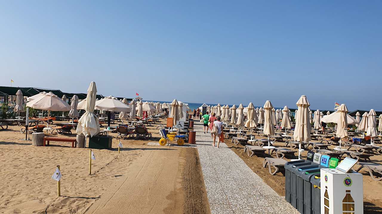 Strand Commodore Elite Suites & Spa - Adults only