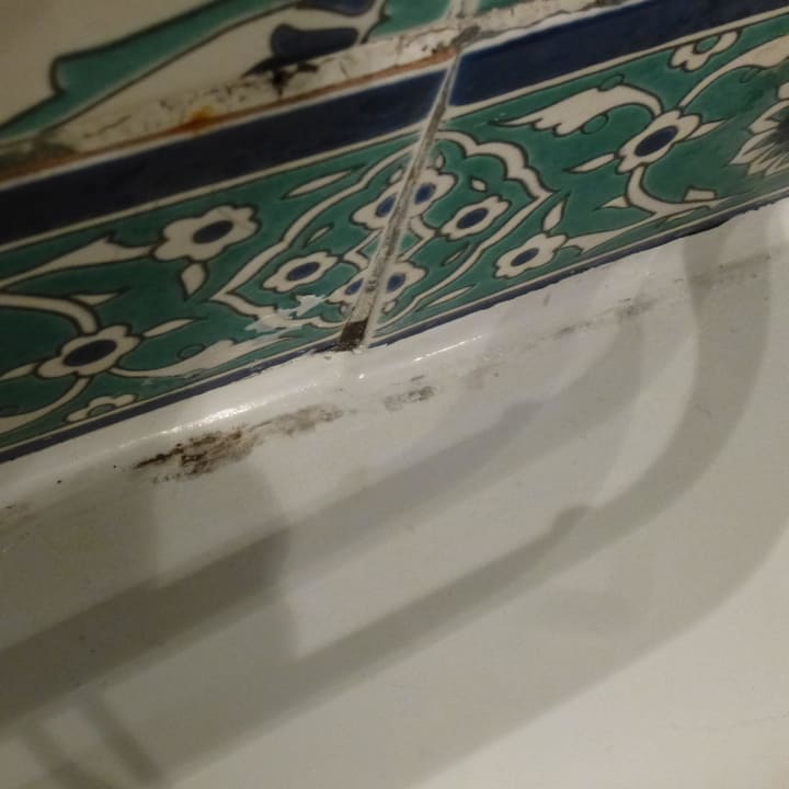 Verschmutze Kacheln und Schimmel Hotel El Mouradi Palm Marina