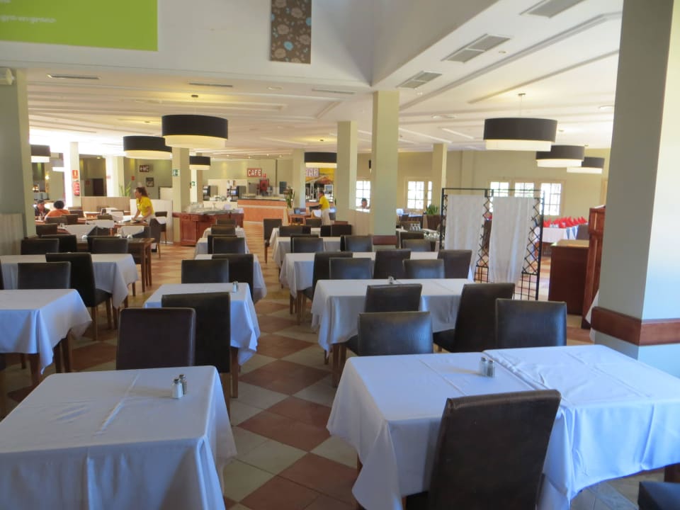 Das Hauptrestaurant, nicht schön aber zweckmäßig TUI MAGIC LIFE Fuerteventura