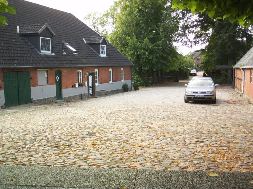 Blick auf die Einfahrt  Pension Landhaus Arp