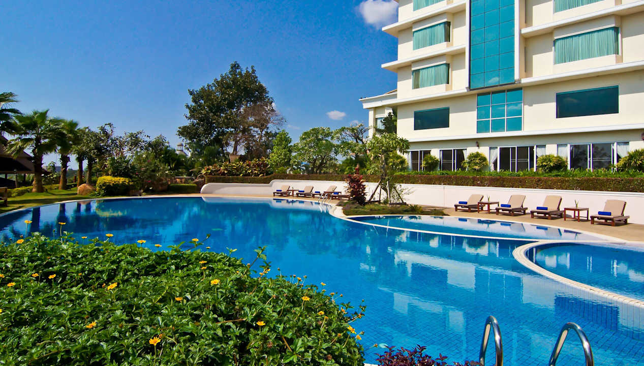 Pool Champasak Grand Hotel