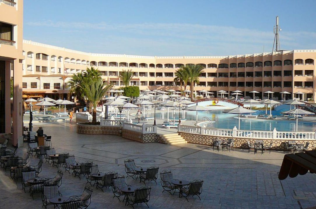 Ansicht auf das Haupthaus Beach Albatros Resort