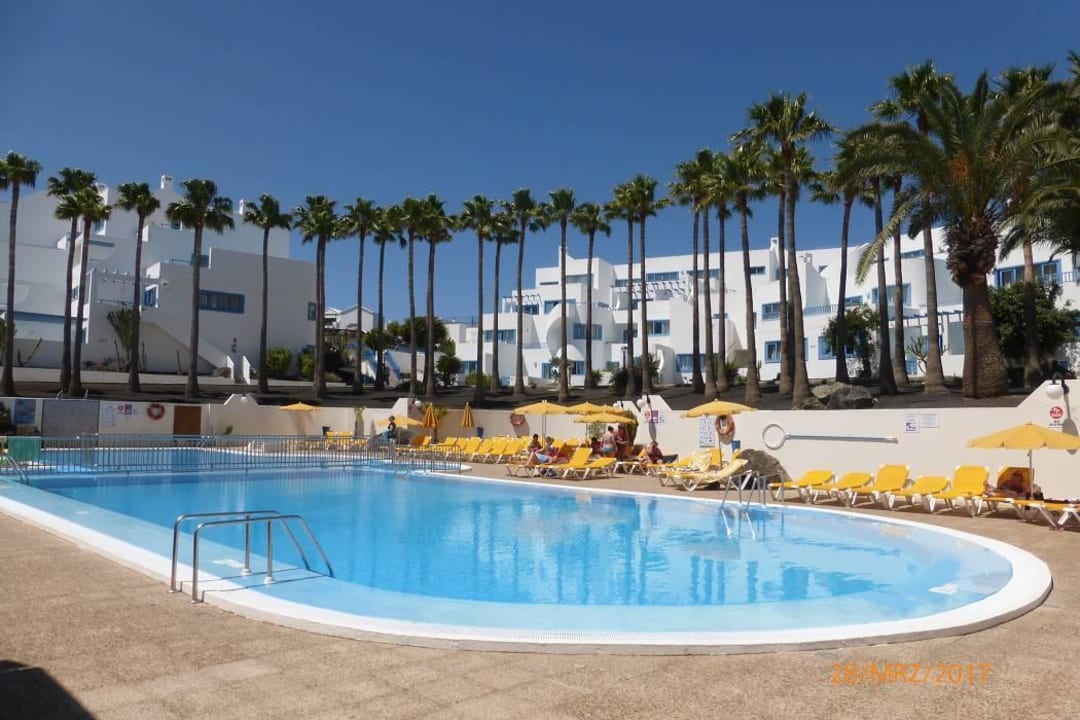 Gepflegte, großzügige  Poolanlage Aparthotel Costa Mar