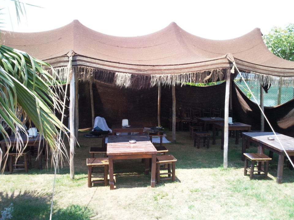 Zelt im Garten  Saturn Palace Resort Hotel