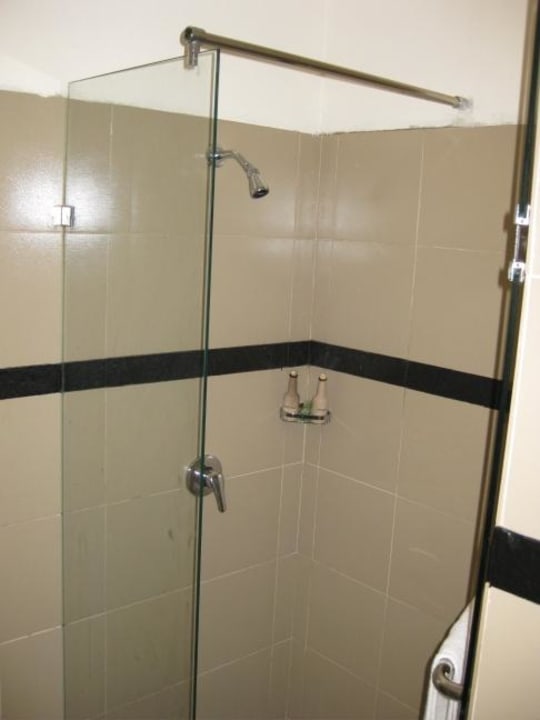 Geräumige Dusche Mermaid Hotel & Club