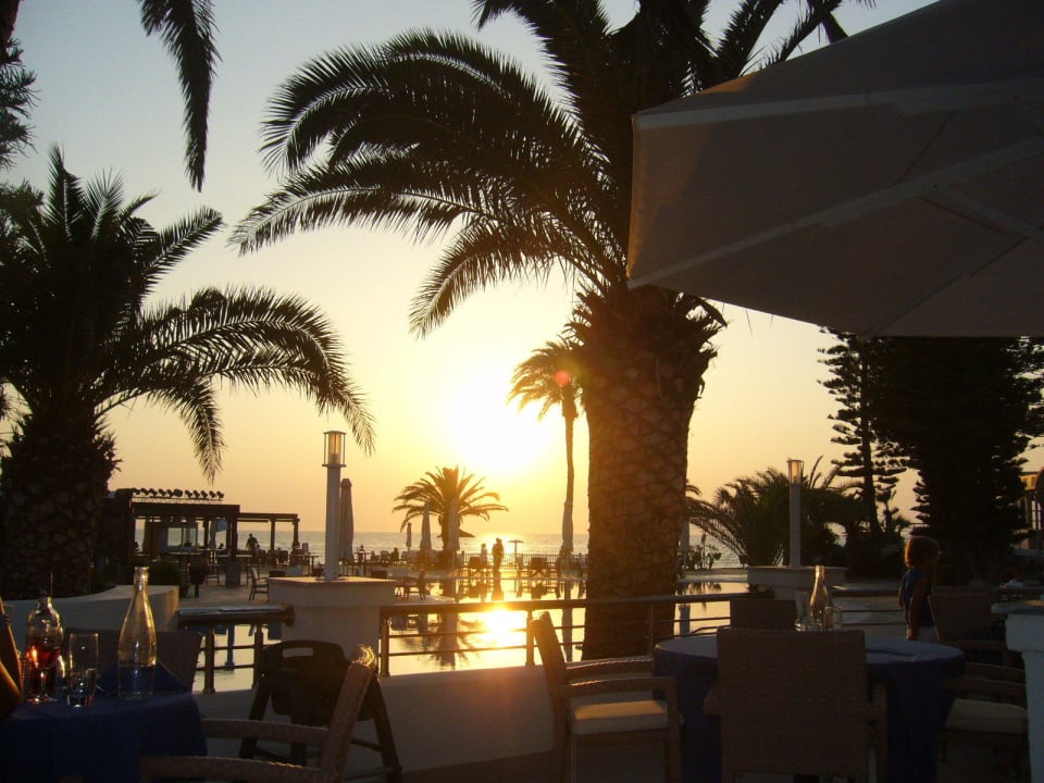 Was für ein toller Sonnenuntergang ROBINSON KYLLINI BEACH
