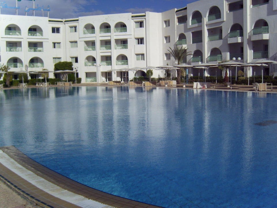 Pool  Hotel El Mouradi Skanes Beach