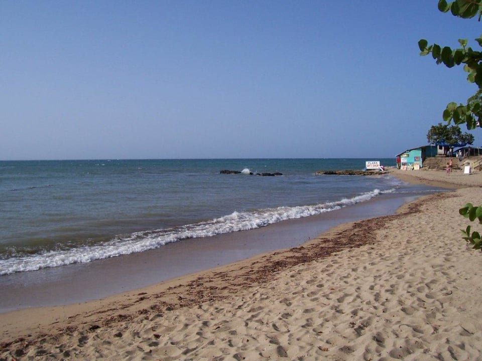 Strand Playabachata Hotel