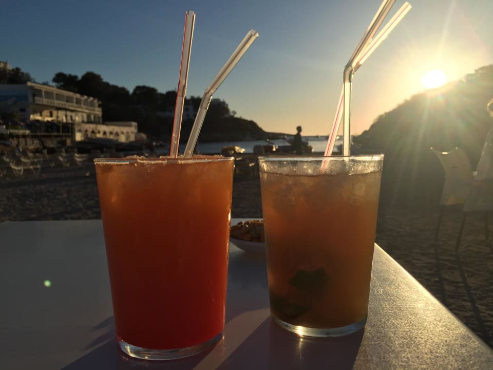 Cocktails an der Bar am Strand Barceló Portinatx - Adults only