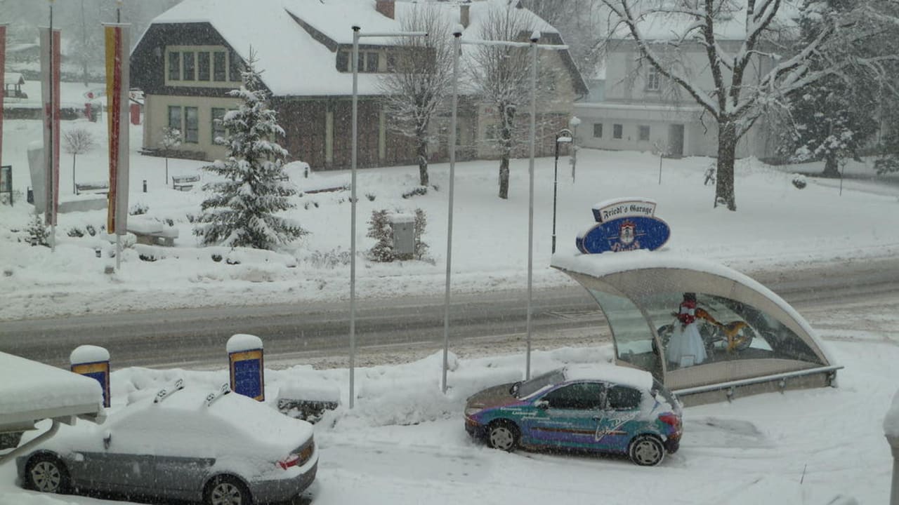 Kuchlerwirt im Winter - vom Zimmer Hotel Kuchlerwirt
