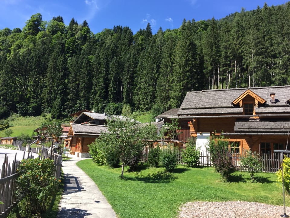 Außenansicht Feriendorf Holzleb'n