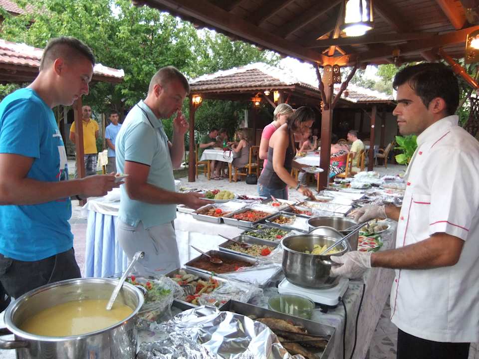 Restaurant für Frühstück und Abendessen Hotel Truva