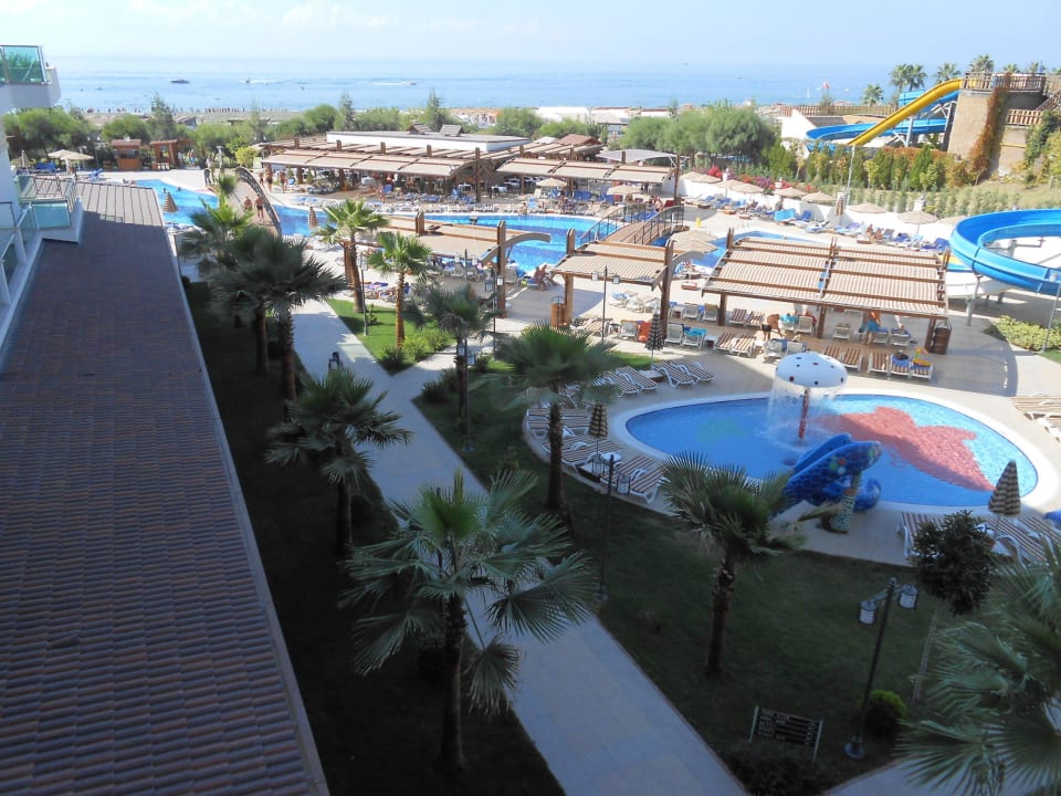Blick von der Lobby Terrasse Adalya Ocean Deluxe