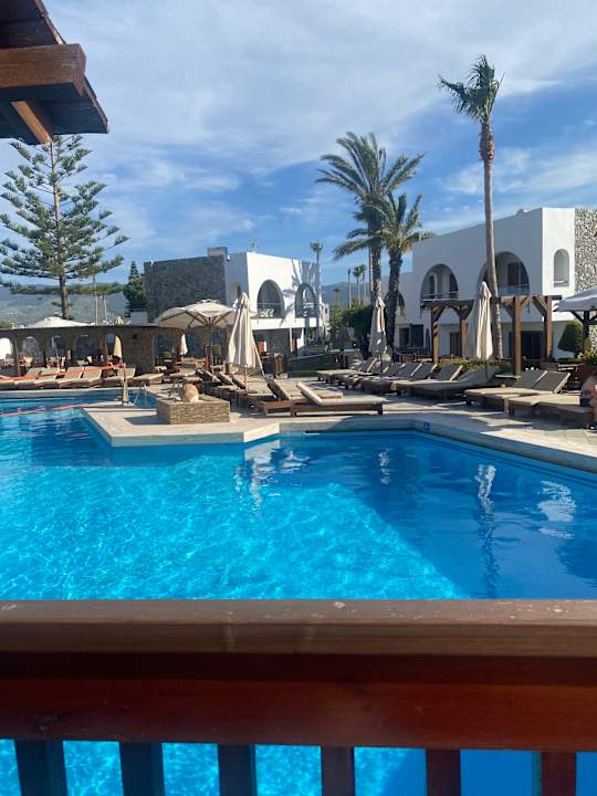 Pool Gaia Garden Hotel