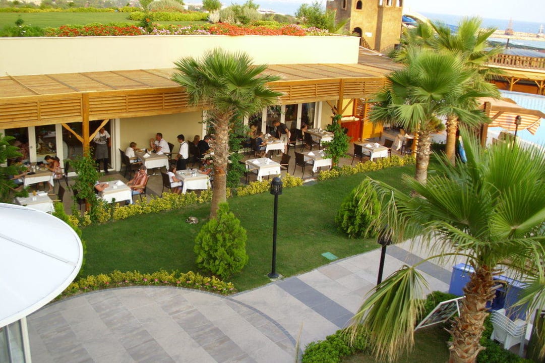Man kann auch draußen Essen  Adalya Resort & Spa - Adults Only