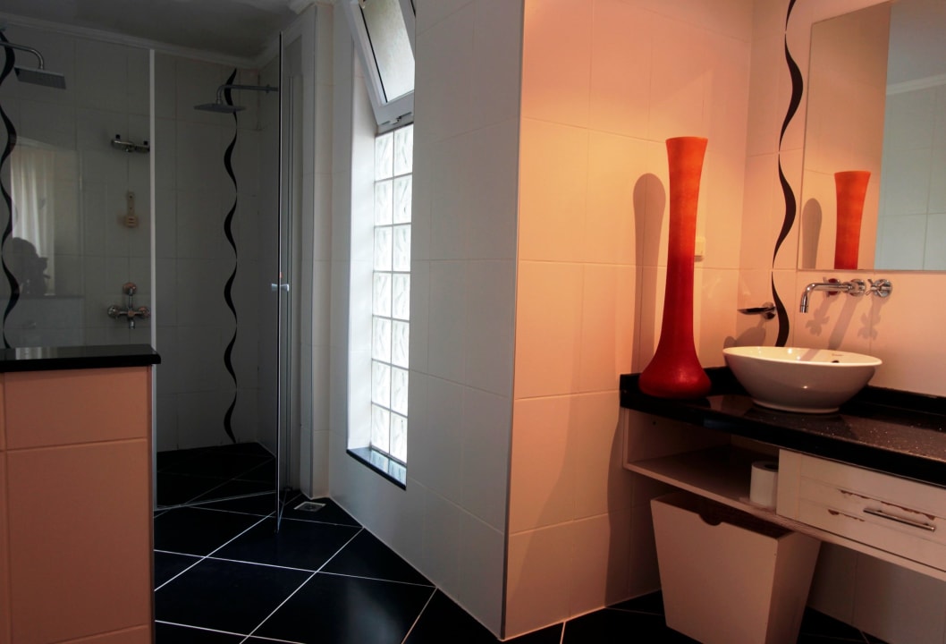 Zimmer Sertil Deluxe Tropical Suites