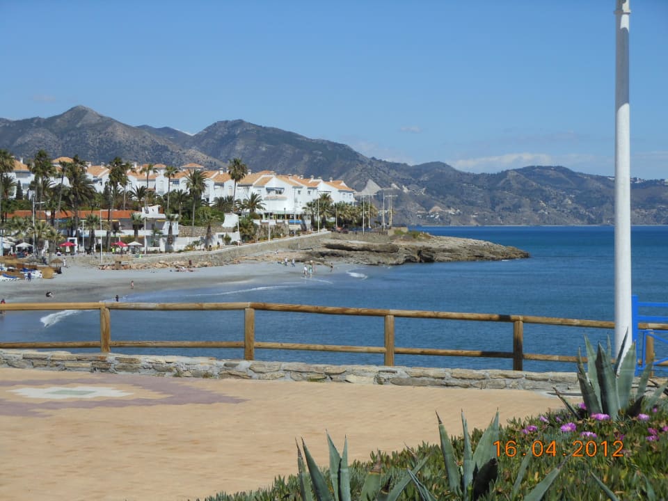 Strand =  direkt vor dem Hotel Hotel Riu Monica - Adults only