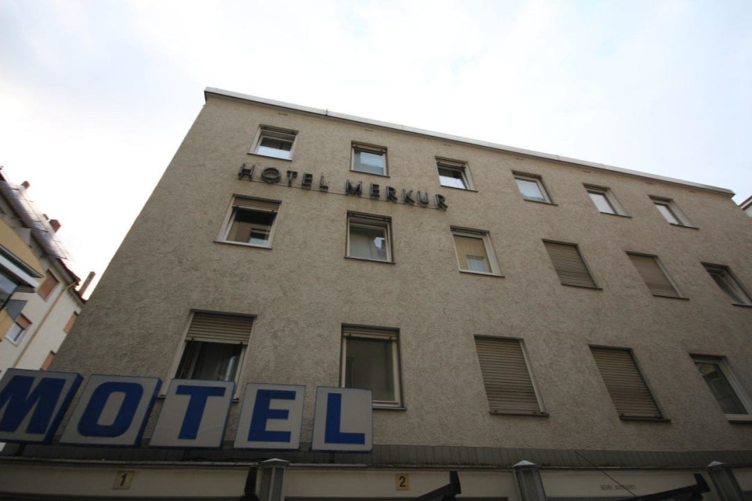 Ansicht von der Pillenreuther Straße Ringhotel Loew's Merkur