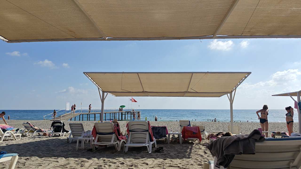 Strand Club Turtas Beach Hotel