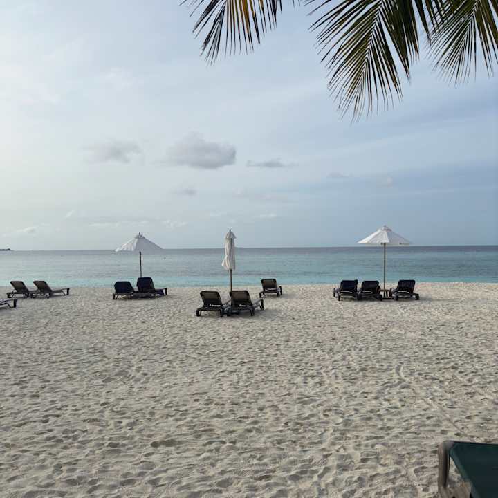 Strand Kuredu Island Resort & Spa