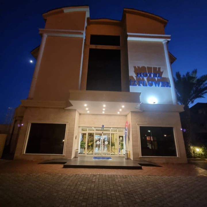 Außenansicht Iz Flower Side Beach Hotel