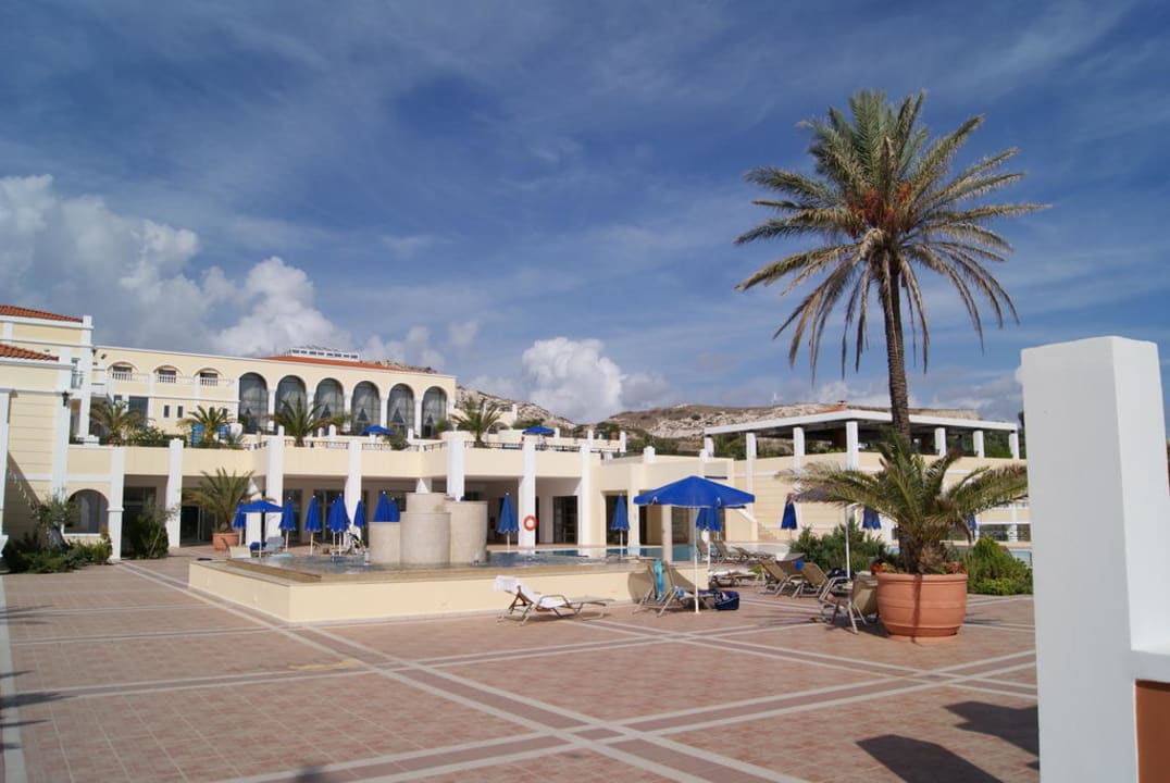 Hauptgebäude Porto Bello Royal