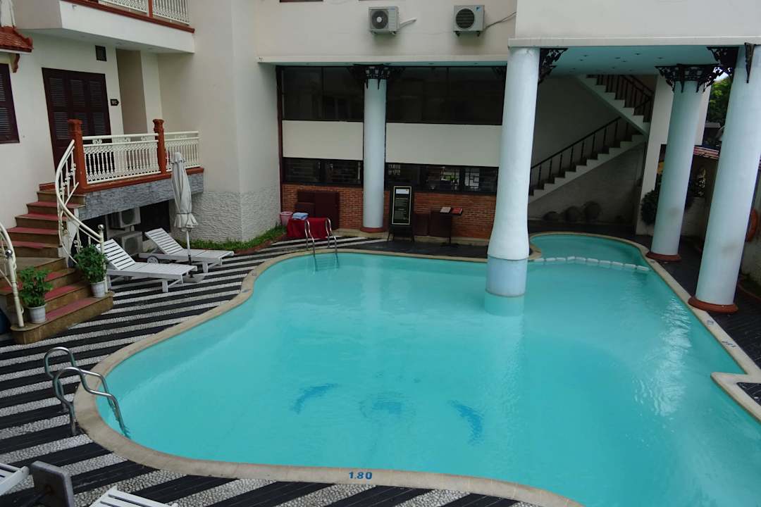 Pool im Innenhof Hoi An Lantern Hotel