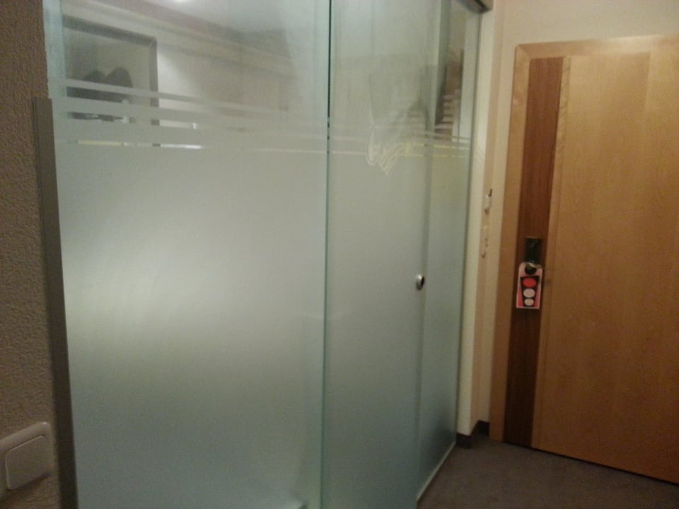 Bad mit Glastür Hotel Charly