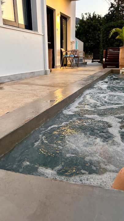 Pool Nami Hotel & Suites