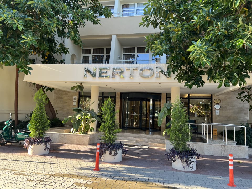 Lobby Nerton Hotel - Erwachsenenhotel ab 16 Jahren