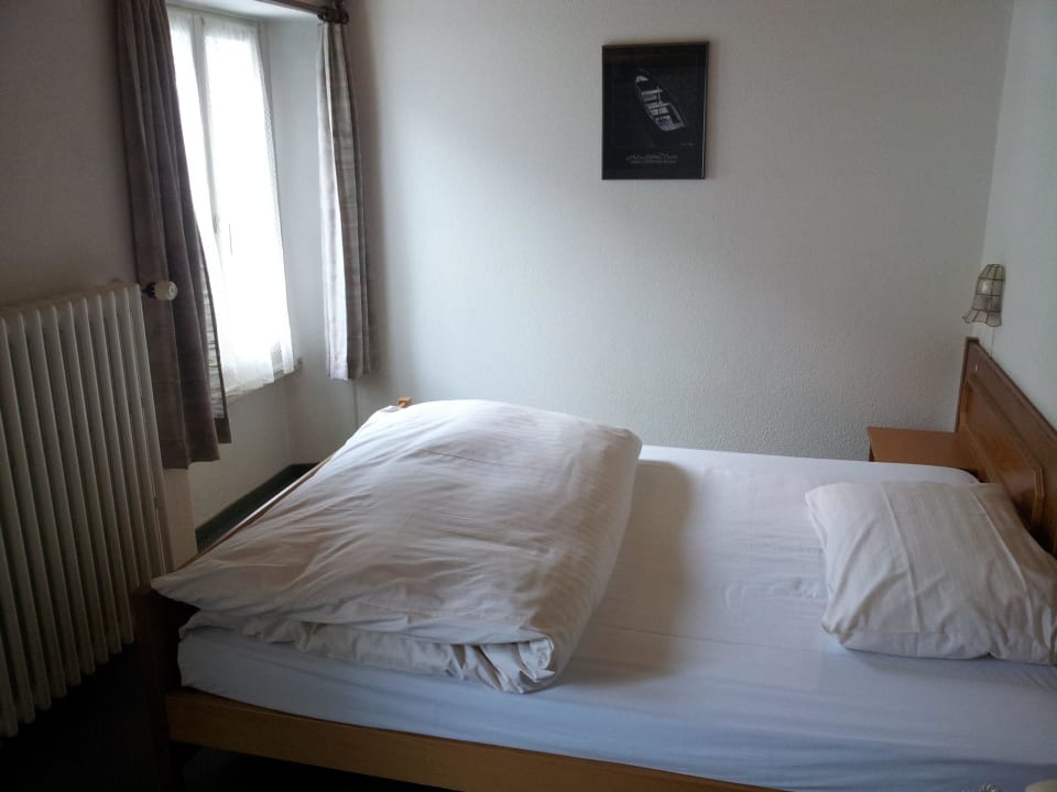 Geräumiges, helles  und sauberes Zimmer Hotel Forni