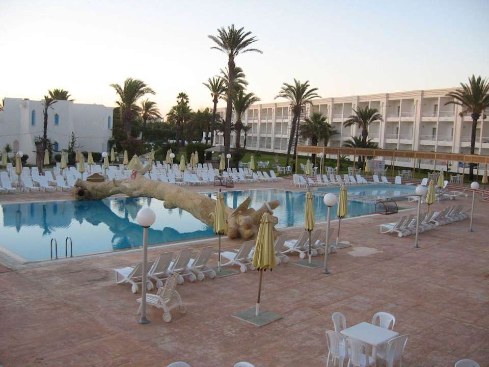 Poolanlage Ruspina Beach Resort