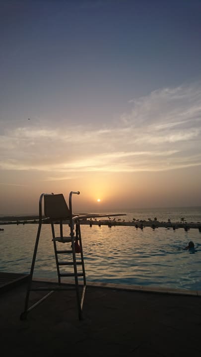 Pool The Cove Rotana Resort