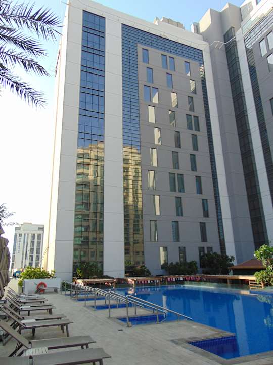 Pool Hampton By Hilton Dubai Airport