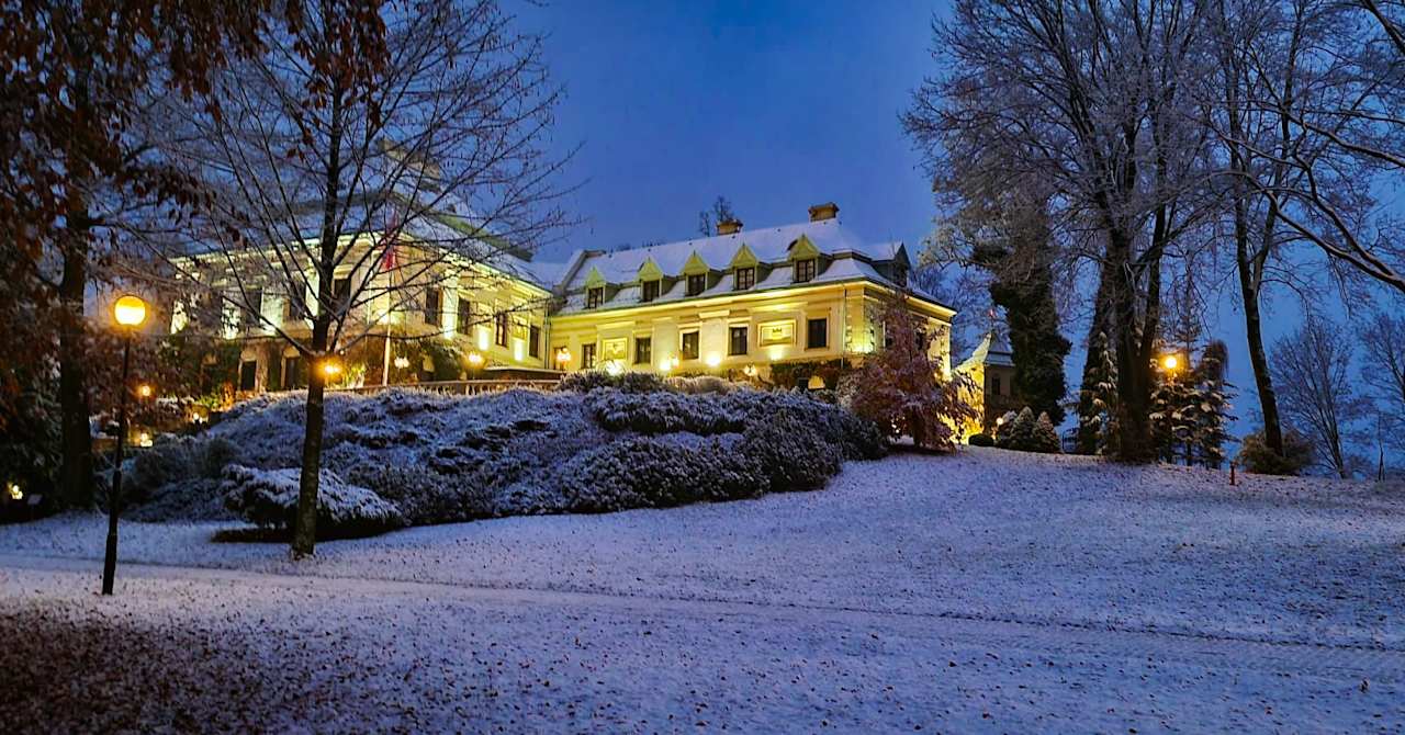 Außenansicht Hotel Manor House SPA - Pałac Odrowążów