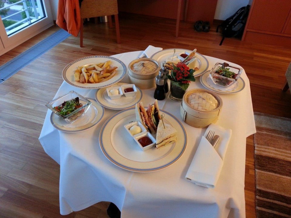 Roomservice ATLANTIC Hotel Wilhelmshaven