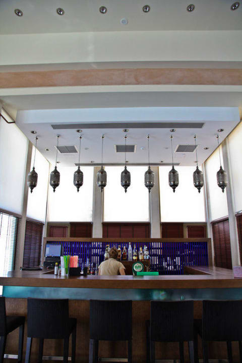Bar mit gemütlichen Sitzgelegenheiten Atlantica Belvedere Resort