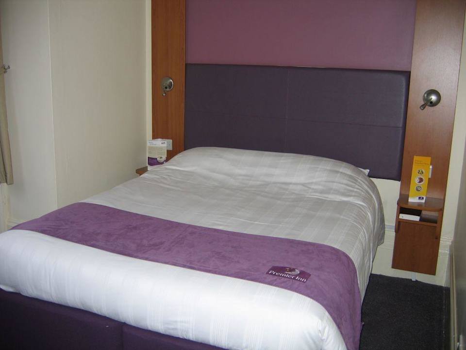 Bett Marke Premier Inn Worplesdon Place Hotel