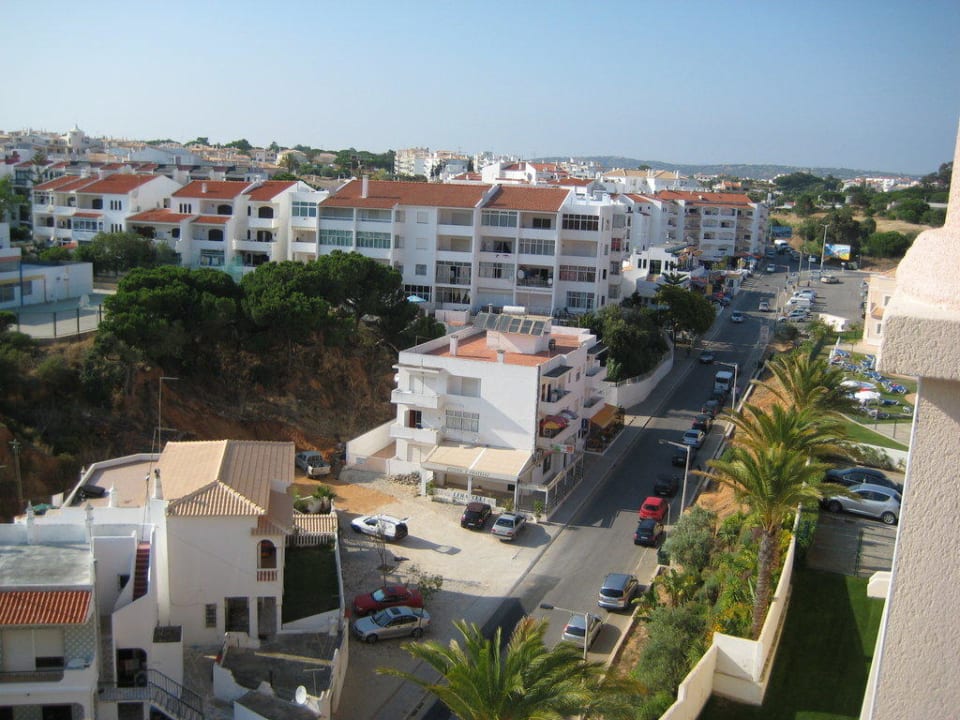 Ausblick auf den Ort Olhos d'Agua PortoBay Blue Ocean