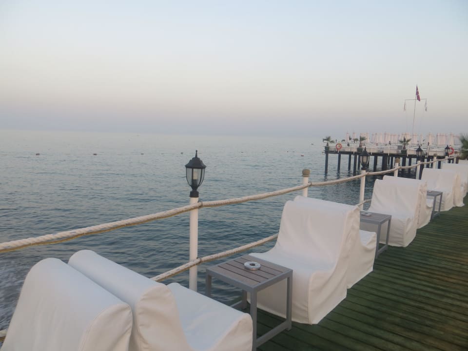 Abends am Steg Hotel Delphin Imperial