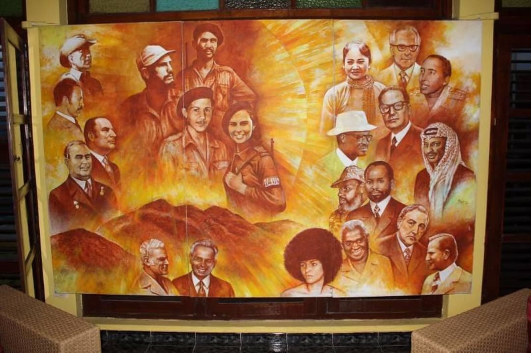 Wandbild in der Lobby mit Honecker Hotel Versalles