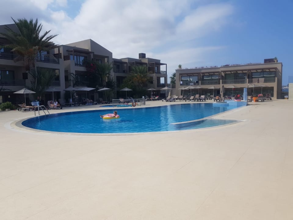 Pool Nana Golden Beach