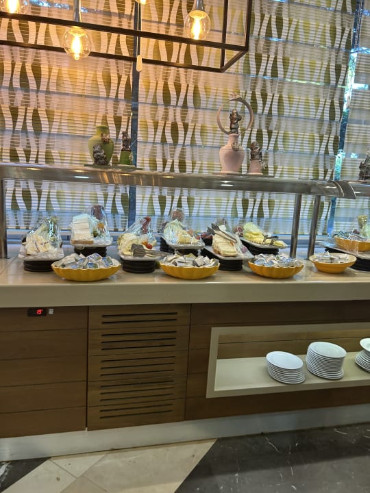 Gastro Saturn Palace Resort Hotel