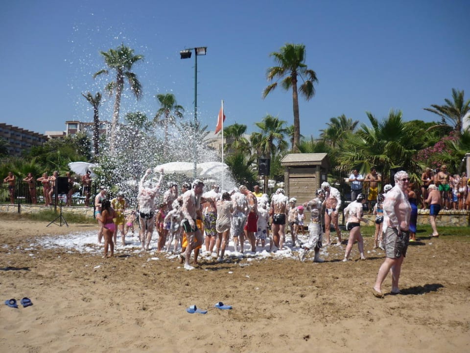 Schaumparty am Strand Hotel Oleander