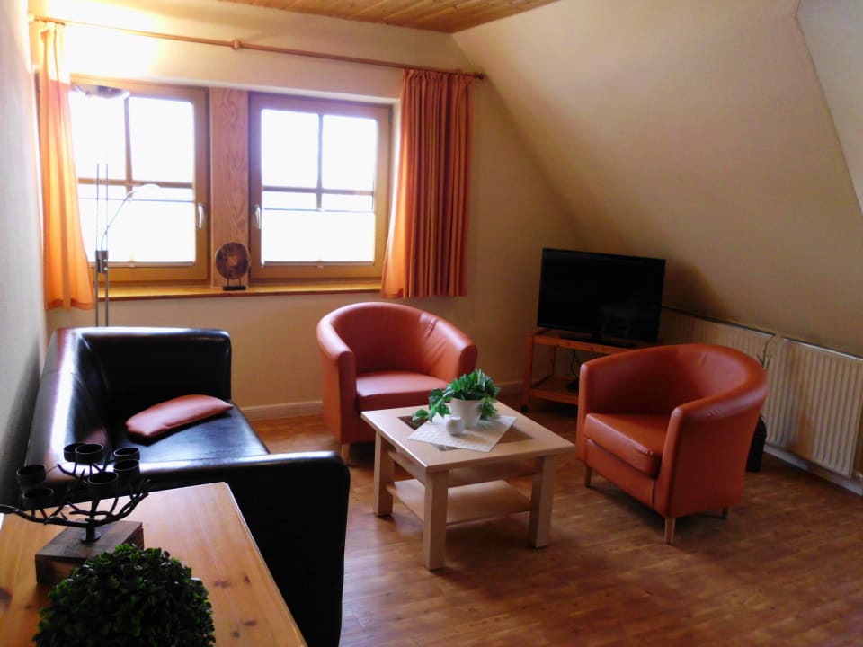 Wohnraum Westen unten im Fachwerkhaus mit Kamin  Bauernhof Hopp