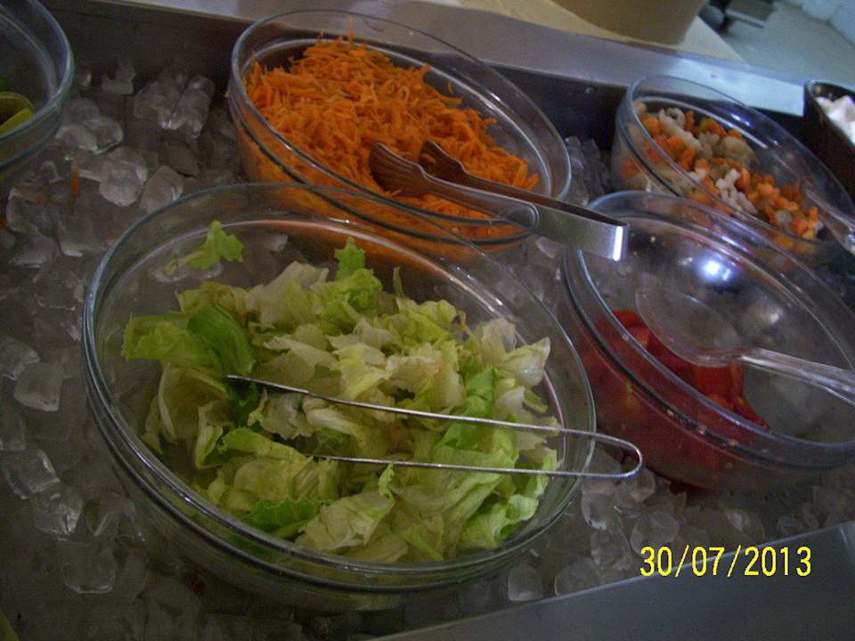 Salate am Büffet Pensée Royal Garden Beach Resort
